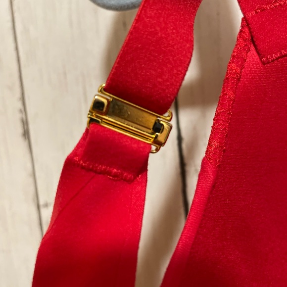 Victoria’s Secret Red Bra Size 38DDD Great Condition! - Picture 8 of 11